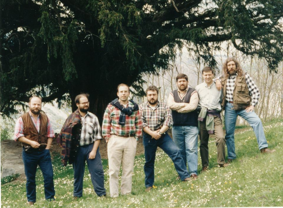 Miembros del Coleutivu d’Estudios Etnográficos Belenos en 1996